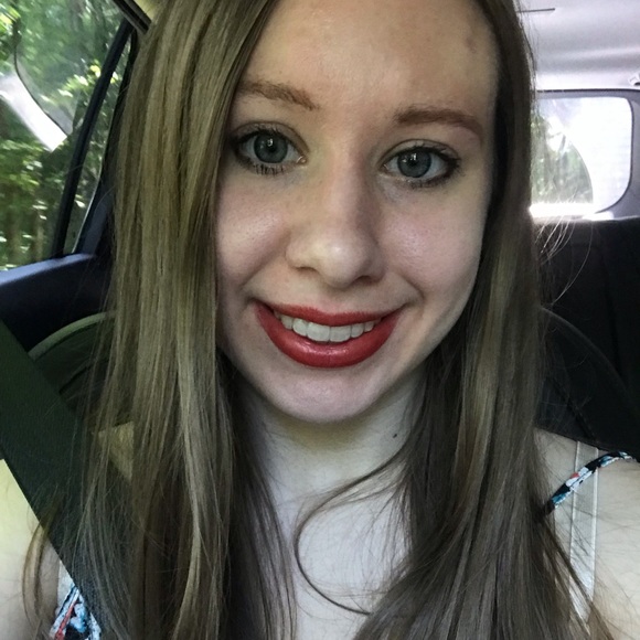 Meet your Posher, Amber - Picture 7 of 10